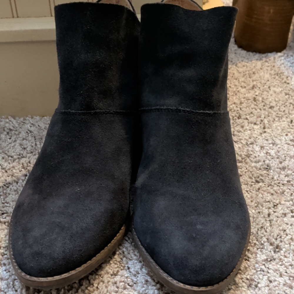 Lucky Brand Navy Blue Suede Ankle Boots